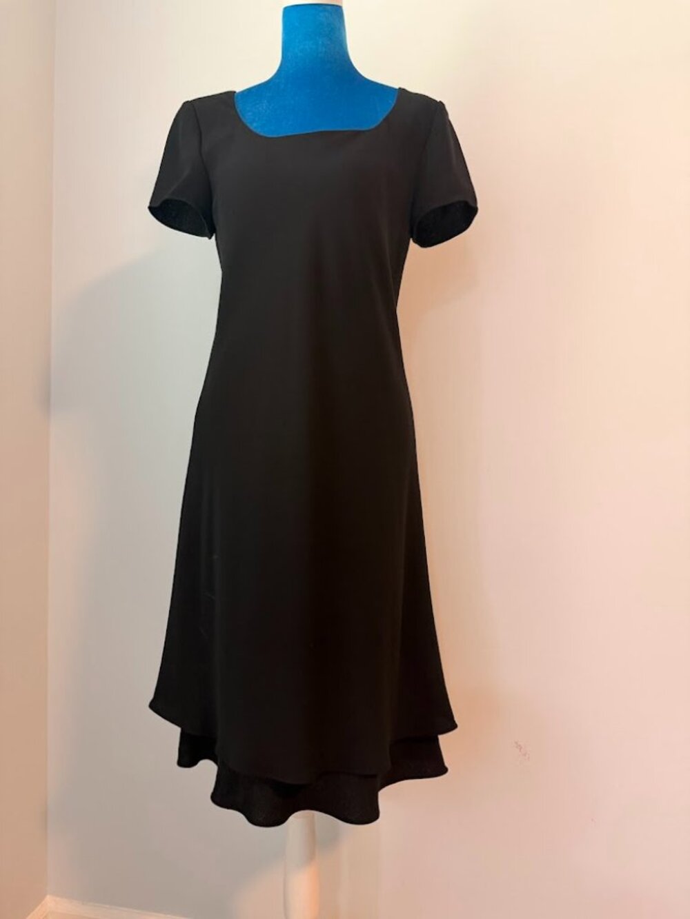 Jones New York Black Midi Dress Scoop Neck Short Sleeve Layered Hem Size 8